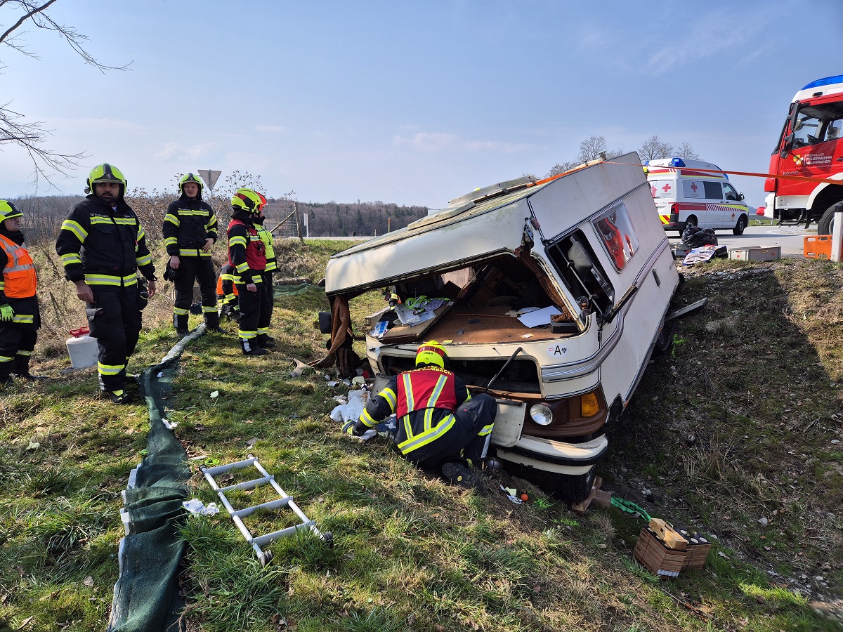 Verkehrsunfall mit Wohmobil